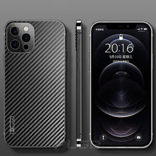 Carregar imagem no visualizador da galeria, Capa Super Luxo Titanium - Inox com Fibra de Carbono para iPhone
